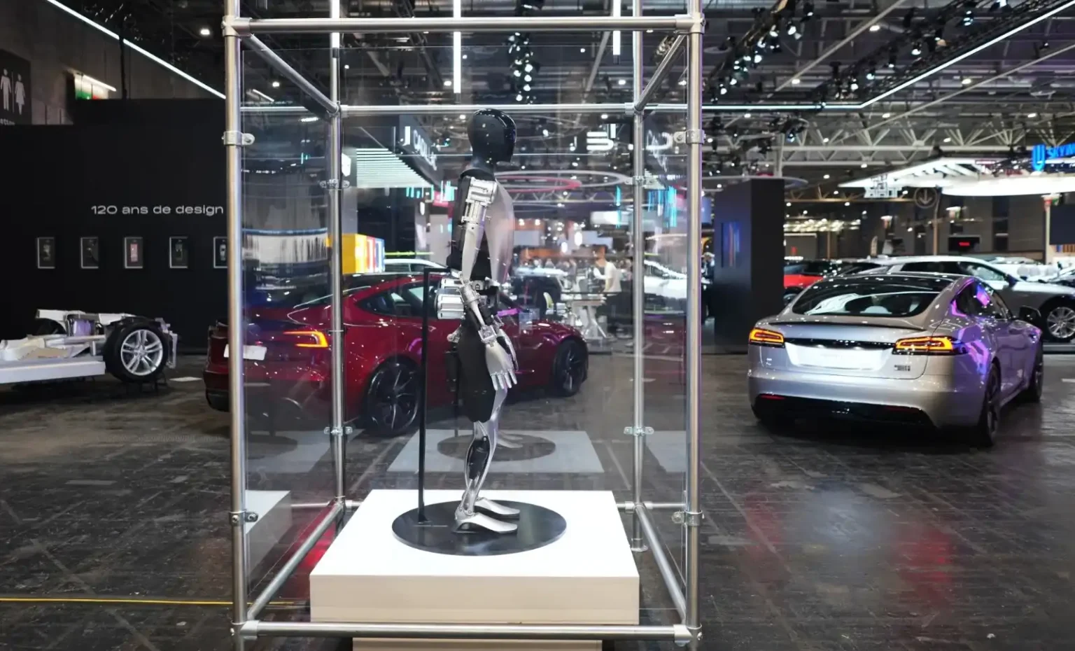 Tesla stawia na roboty, gdy inwestorzy kwestionują sprzedaż i rosnącą wycenę